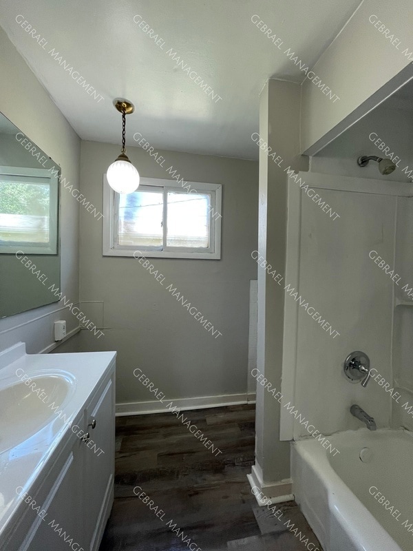 Building Photo - 2536 Bellevue Ave