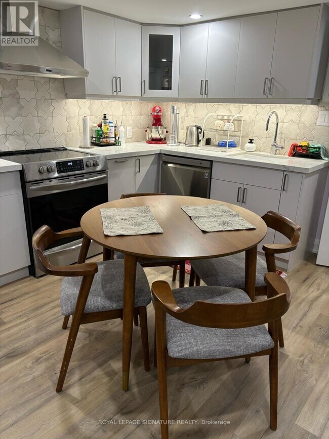 Building Photo - 4 Windust Gate