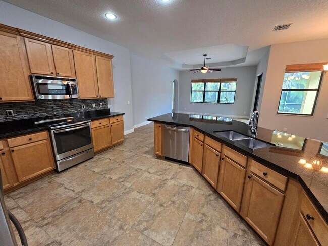 Building Photo - 2095 NW Diamond Creek Way