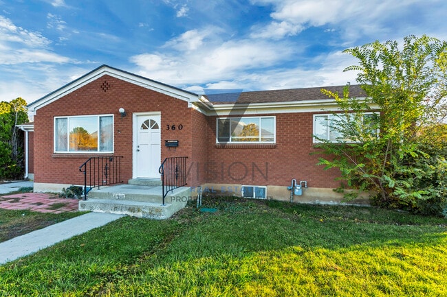 Building Photo - 360 E 400 S