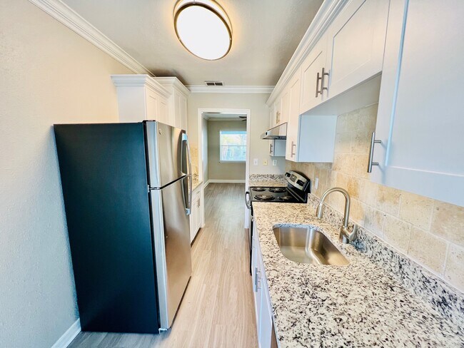 Foto del edificio - 3 Bed/2 Bath - Unit 29