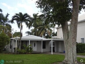 Building Photo - 1534 SW 10th Ave