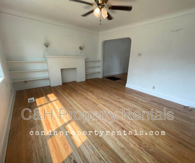 Foto del edificio - 1302 1st St W