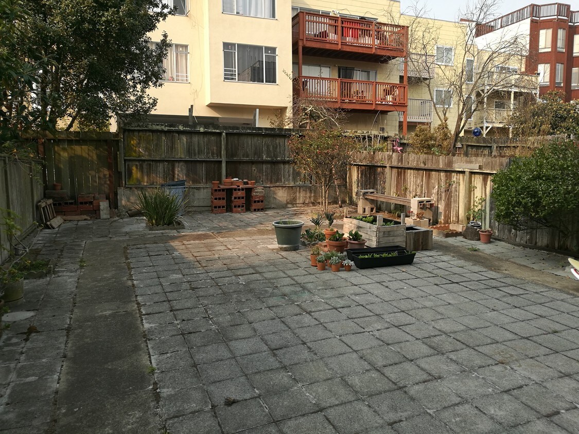 Primary Photo - 247 25th Ave
