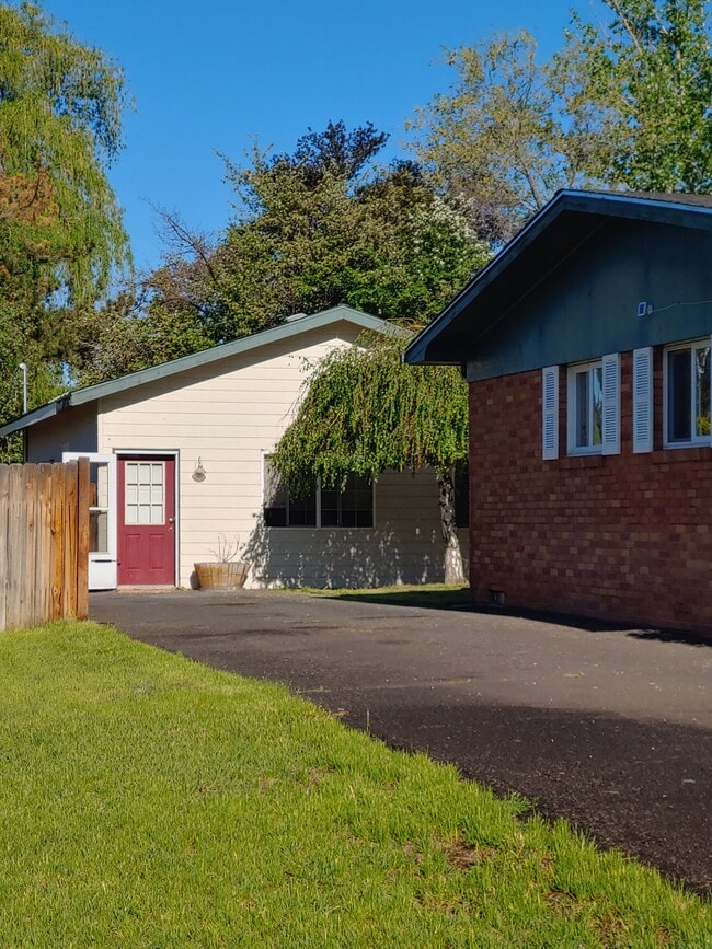 4794 Onyx Dr, Klamath Falls, OR 97603 House Rental in Klamath Falls