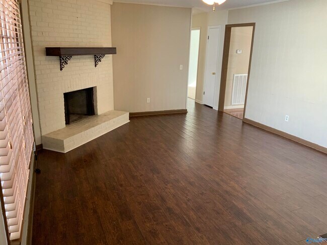 Building Photo - 2511 Galahad Dr SE