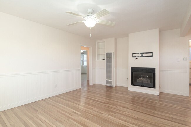 Foto del edificio - 3845 Sunset Ln