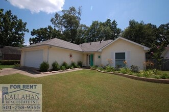 Building Photo - 105 Spring Oak Dr