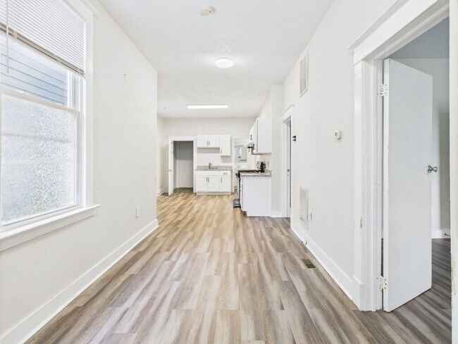 Building Photo - 3314 3rd Ave