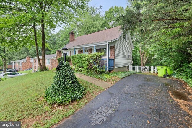 Building Photo - 14504 Del Mar Dr