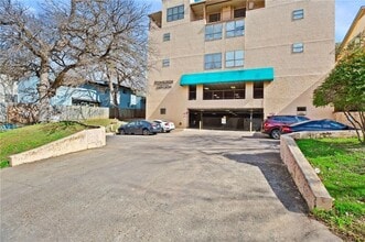 Building Photo - 2409 Leon St