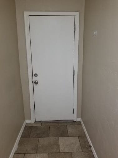 Building Photo - 2104 S Sunnylane Rd