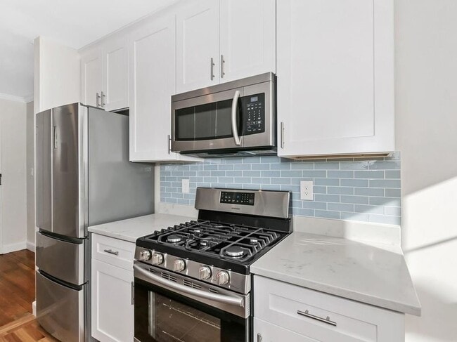 Building Photo - 50 Follen St