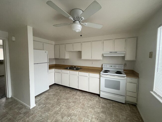 Building Photo - 108 N 150 W