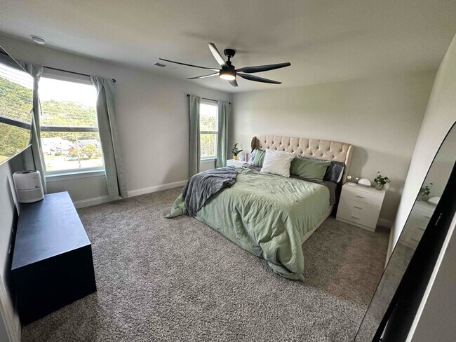 Foto del edificio - 4652 Ridge Bend Dr