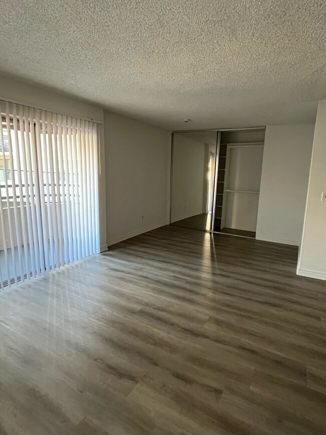 Foto del edificio - 1632 N Formosa Ave