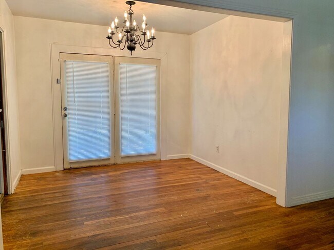 Foto del edificio - Cute Three Bedroom near Texas Tech!