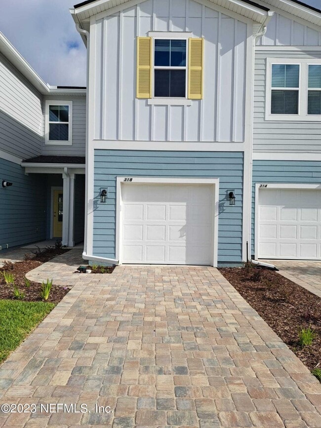 Building Photo - 318 Brandon Lks Dr