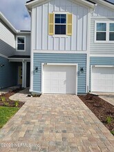 Building Photo - 318 Brandon Lks Dr