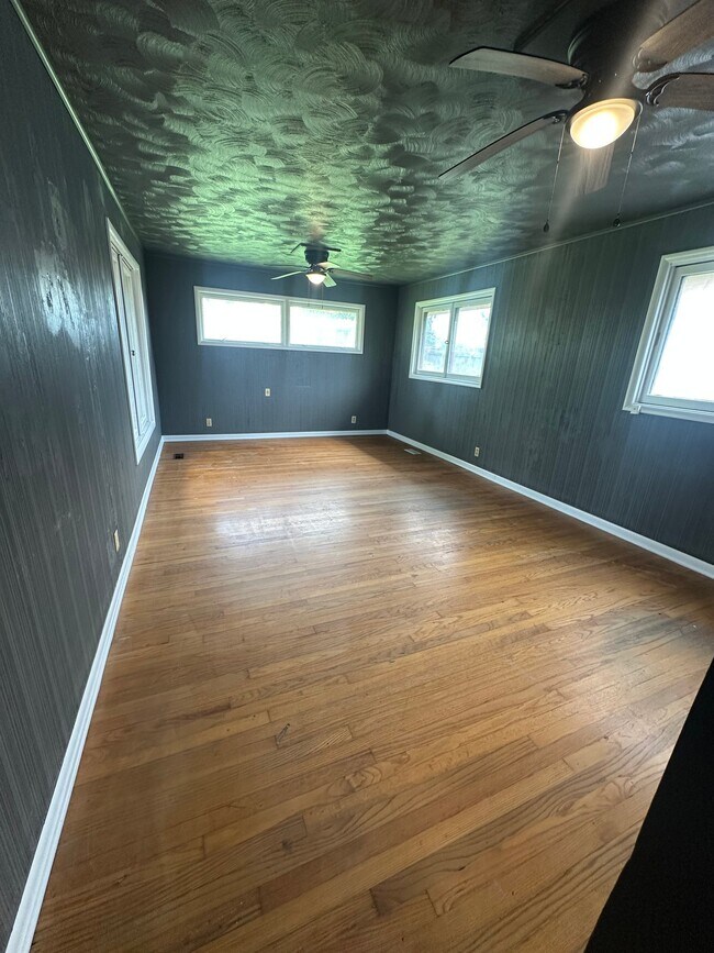 Foto del edificio - 3306 Harvey Rd