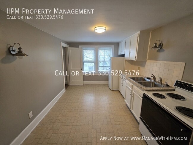 Building Photo - 1820 Malasia Rd