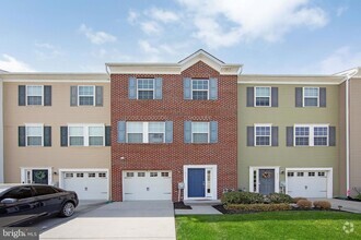 Building Photo - 421 Dogwood Dr