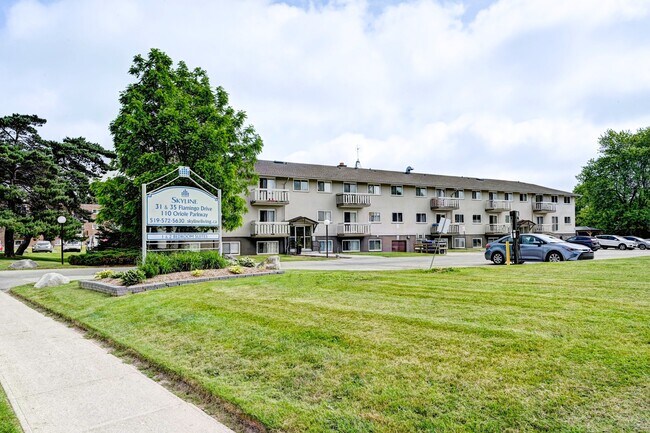 Building Photo - Flamingo Apartments