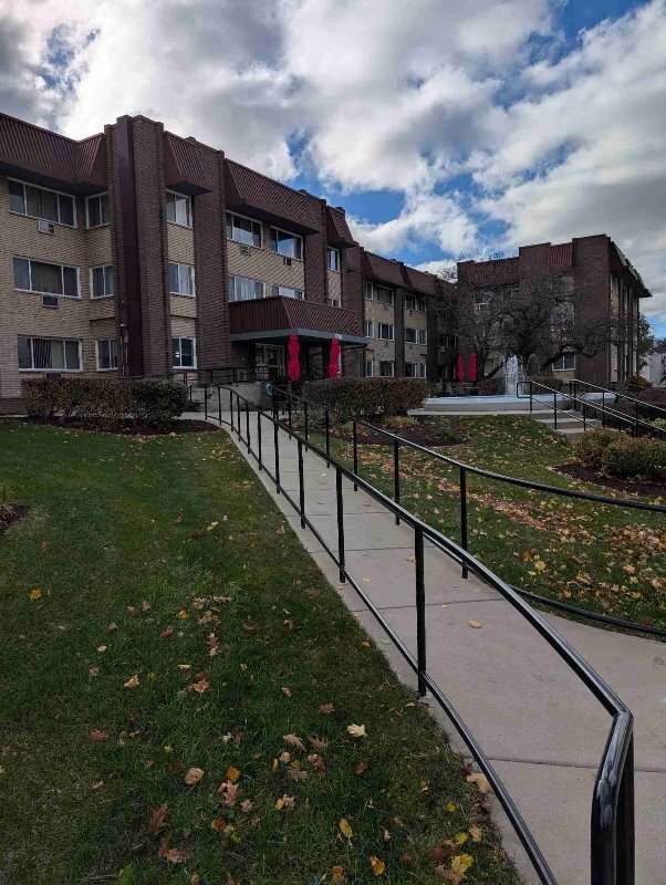 Foto del edificio - 2621 W Pierce St