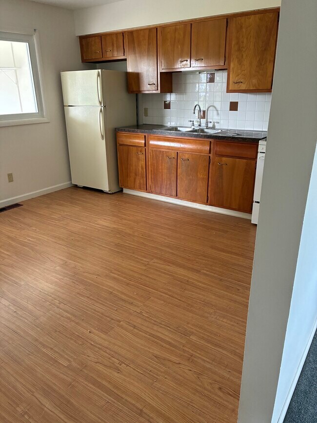 Foto del edificio - 7394 Portage St NW