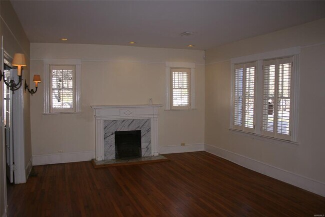 Building Photo - 917 Park Ave
