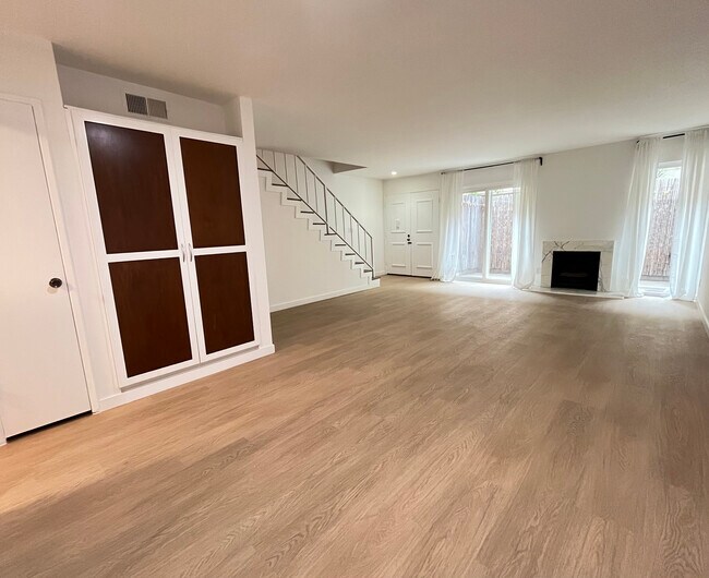 Foto del edificio - 5115 Kester Ave