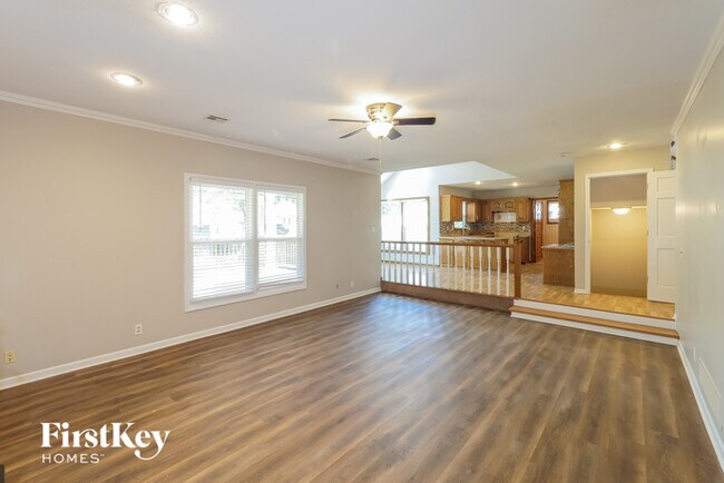 Building Photo - 8220 Lichtenauer Dr