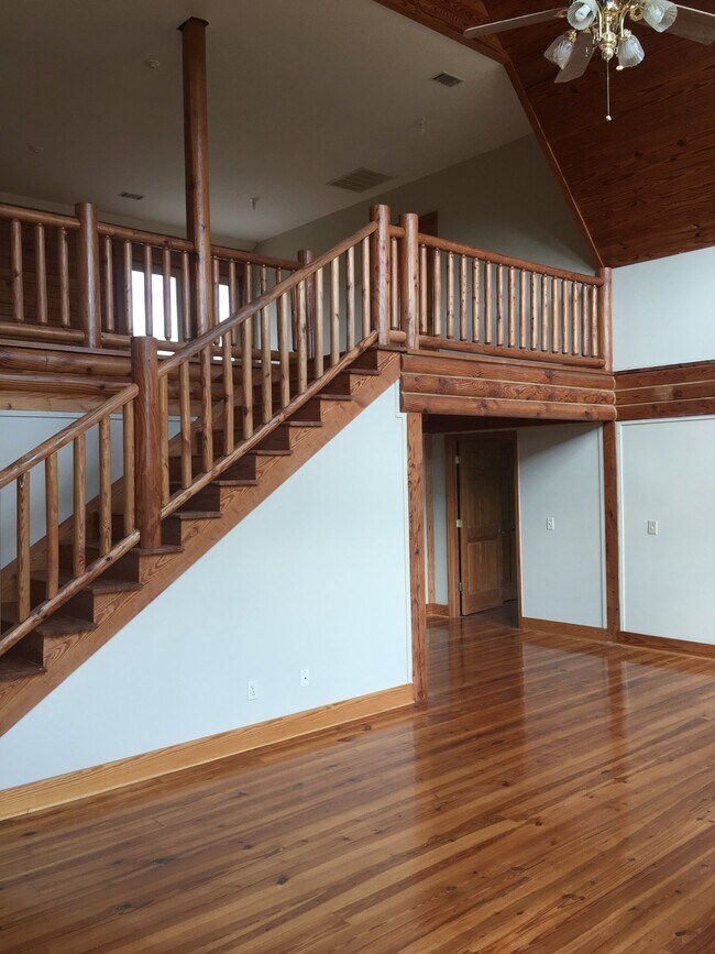 Building Photo - 5331 Magnolia Ln