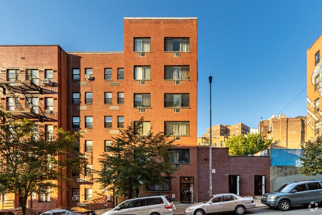 Building Photo - 158 E 100th St