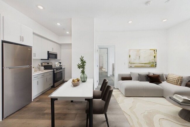 Building Photo - Diamante Apartments