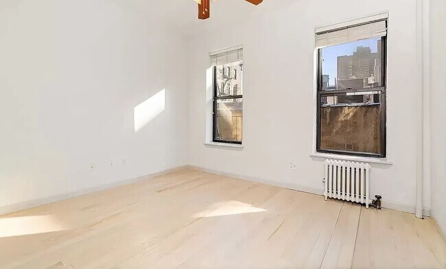 Foto del edificio - 406 West 48th Street