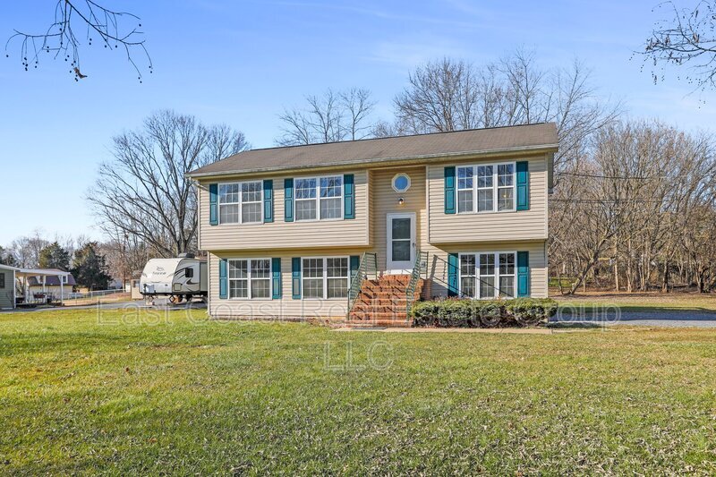 273 Lockhouse Rd, Falling Waters, WV 25419 Condo for Rent in Falling