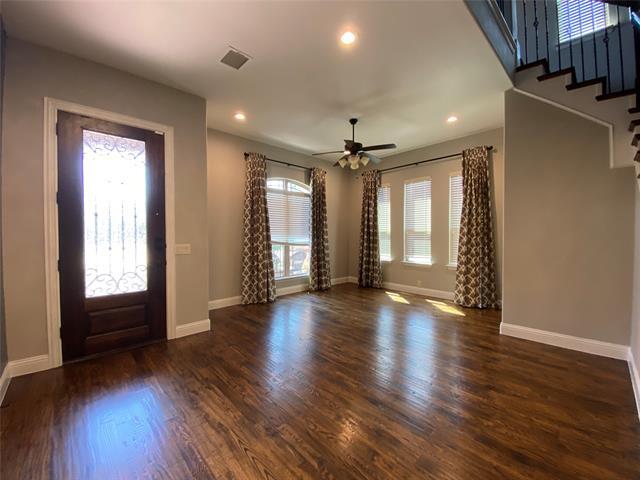 Building Photo - 2425 Lynbridge Dr