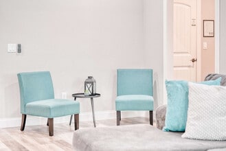 Building Photo - 5 Mawnan Ln