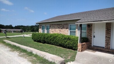 Building Photo - 861-863 Meadowlark Cir