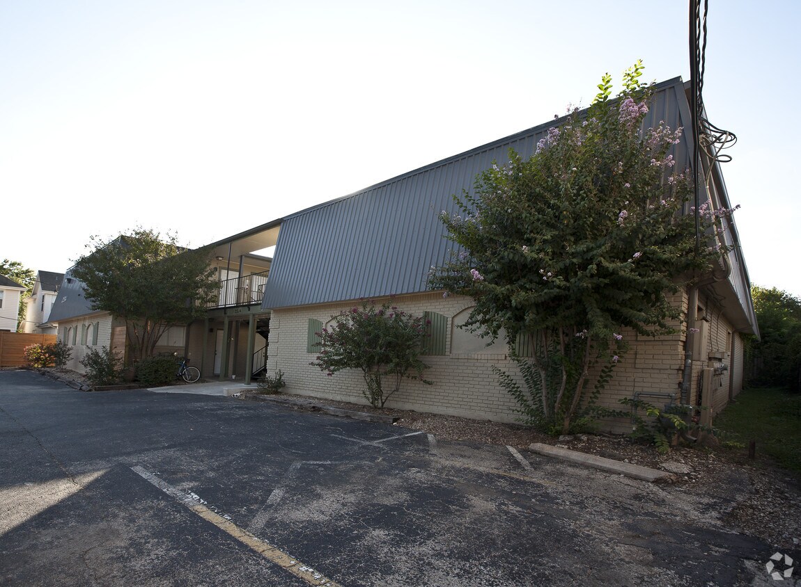 2510 Thornton Apartments Rentals in Austin at 2510 Thornton Rd Austin