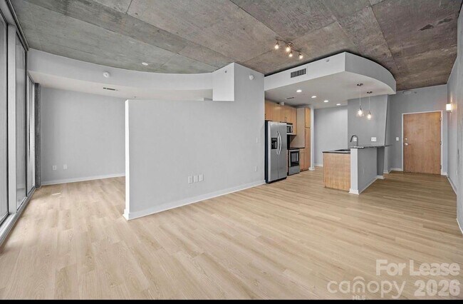 Foto del edificio - 210 N Church St