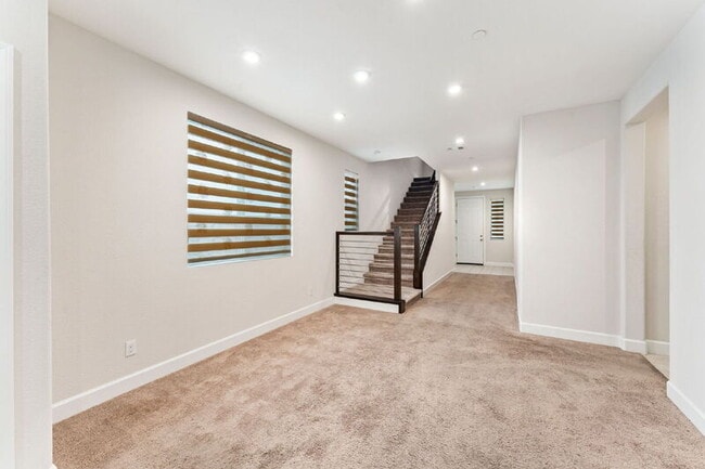 Foto del edificio - 4216 Doug Fir Ln