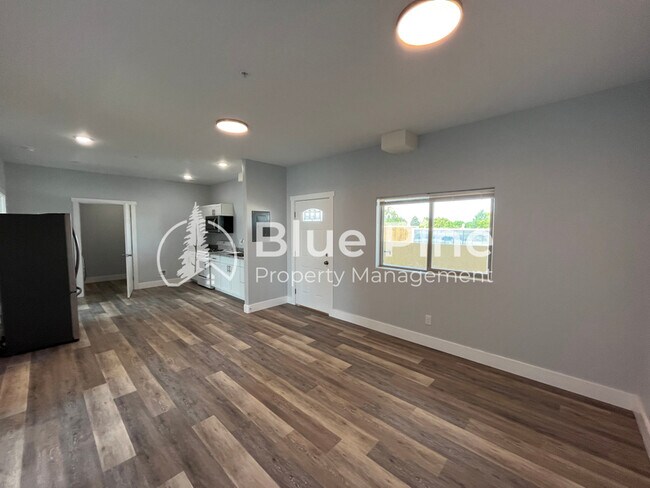 Foto del edificio - 1444 E 17th St