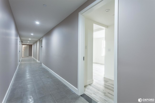 Foto del edificio - 106 Remsen Ave