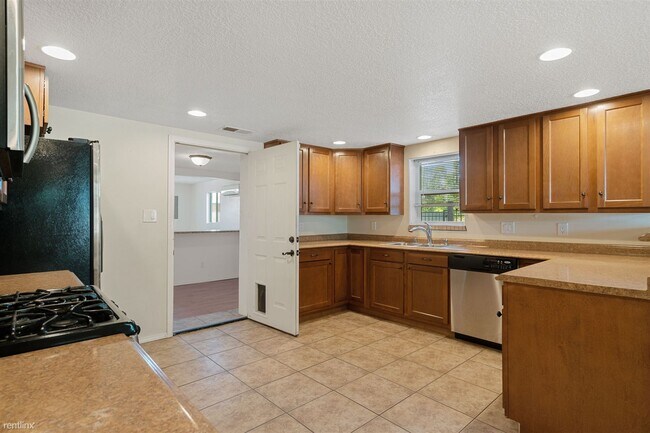 Building Photo - 4 br, 2 bath House - 432 Aniceto Road Nort...