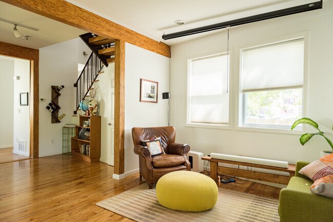 Living space - 212 Winthrop Ave