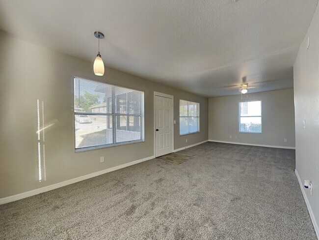 Foto del edificio - 3711 N 57th St