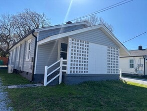 Building Photo - 409 Hay St