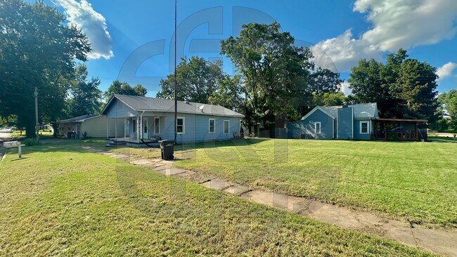 Building Photo - 410 E Taylor Ave